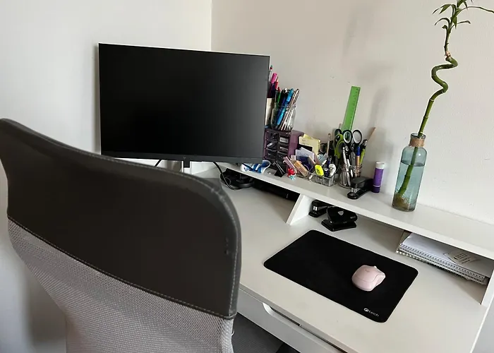 Cozy In Great Location *